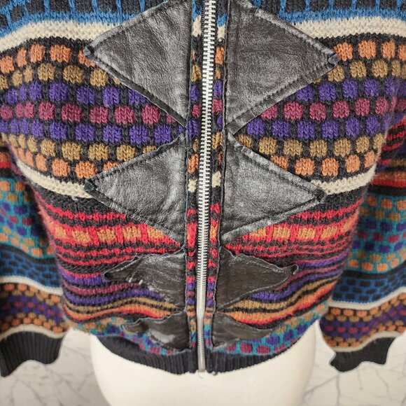 Urban Renewal Aztec Stripe Recycled Wool Full Zip Cropped Sweater - Picture 2 of 7